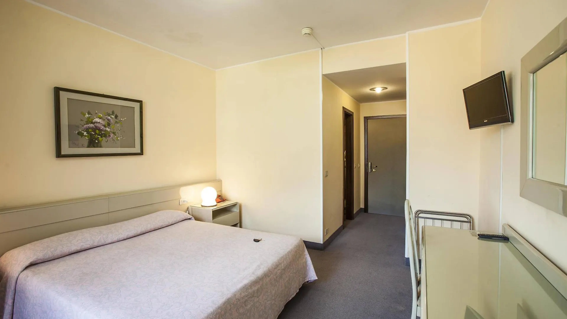 Bristol Hotel Riva Del Garda 3*,  Italy